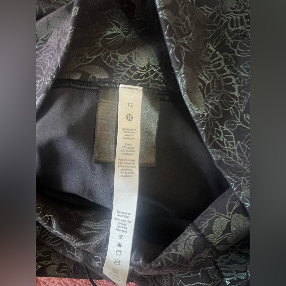 Lululemon Athletica Black Floral Leggings - Picture 2 of 7